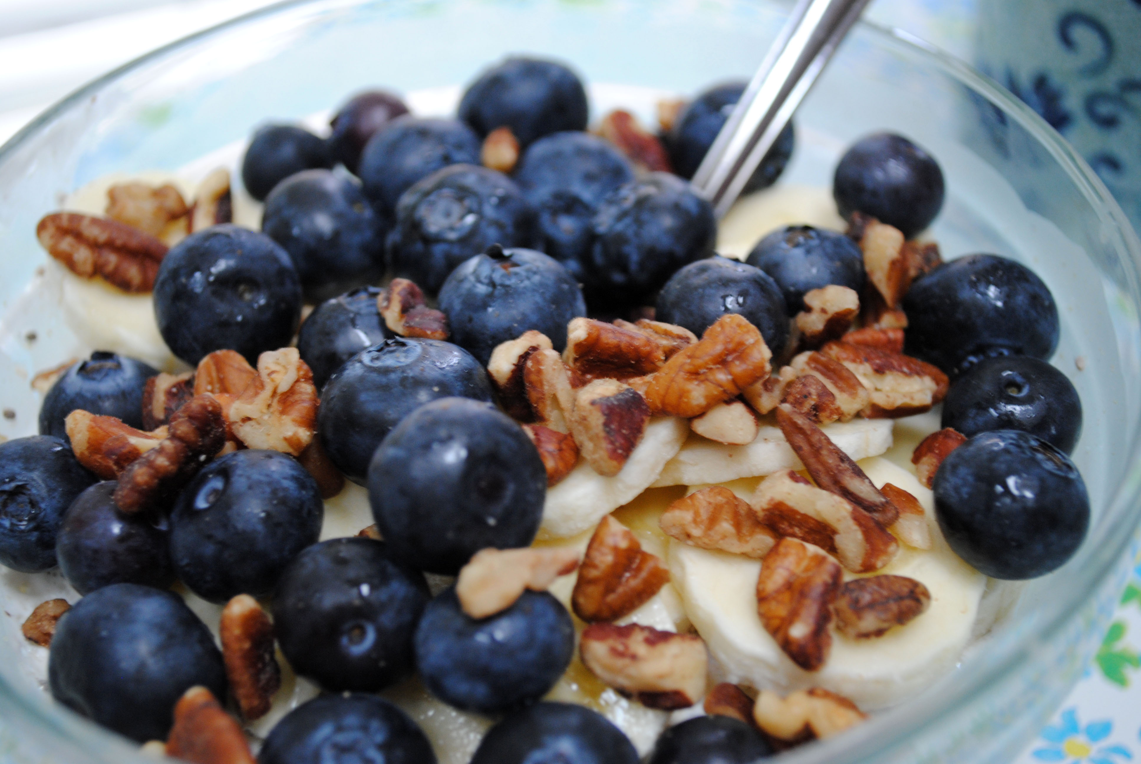 Oats with Nuts, Blueberries and Yoghurt